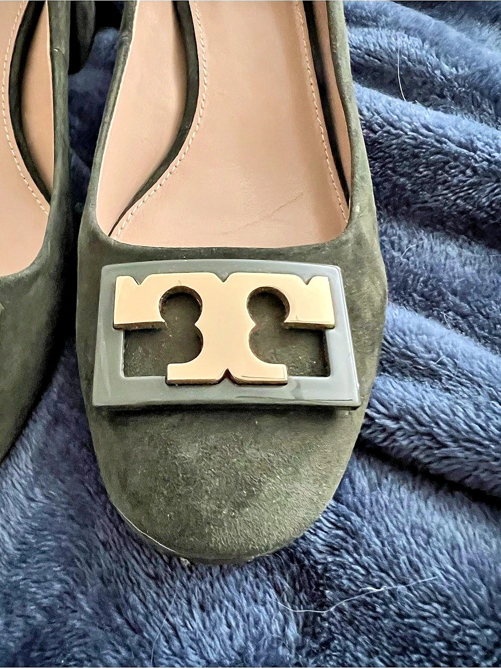 Tory Burch Gigi Suede Block Heel Pump Green. Great fall color - Picture 3 of 7